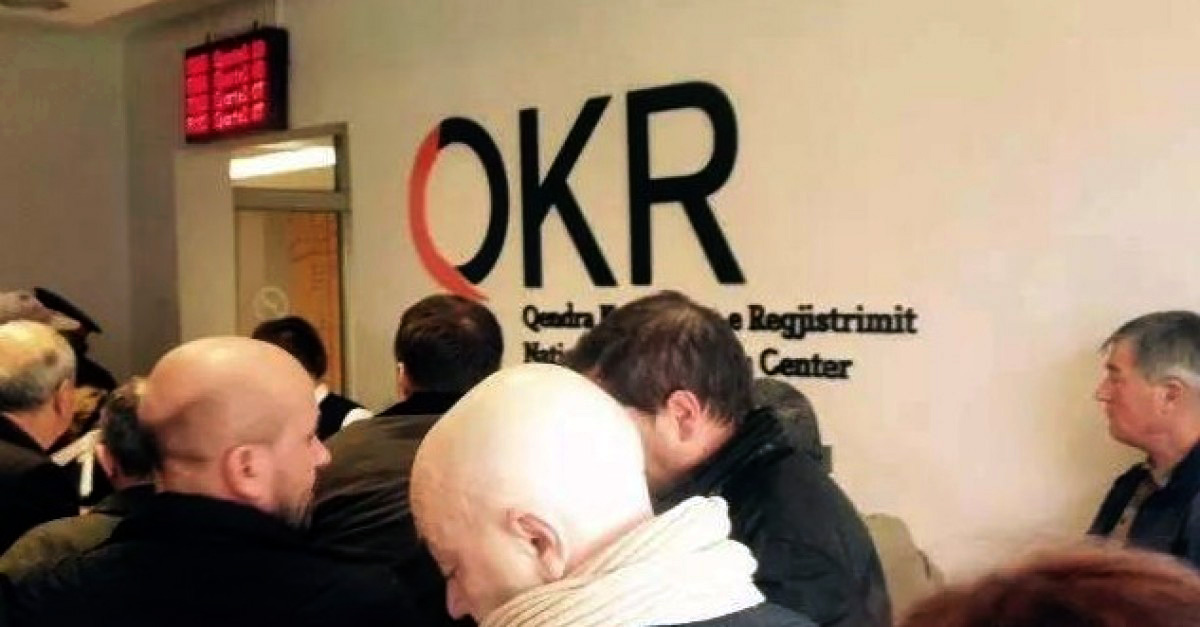 Fier, Arrestohen 2 punonjës të QKR, merrnin lekë për regjistrim