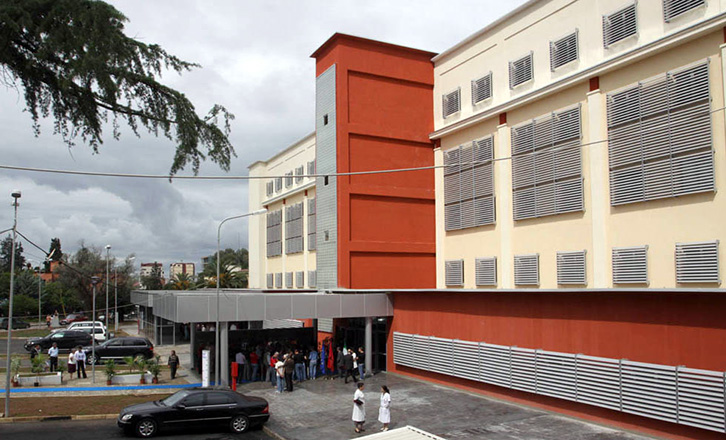 SKANDAL/ Reanimacioni i QSUT infektohet nga stafilokoku