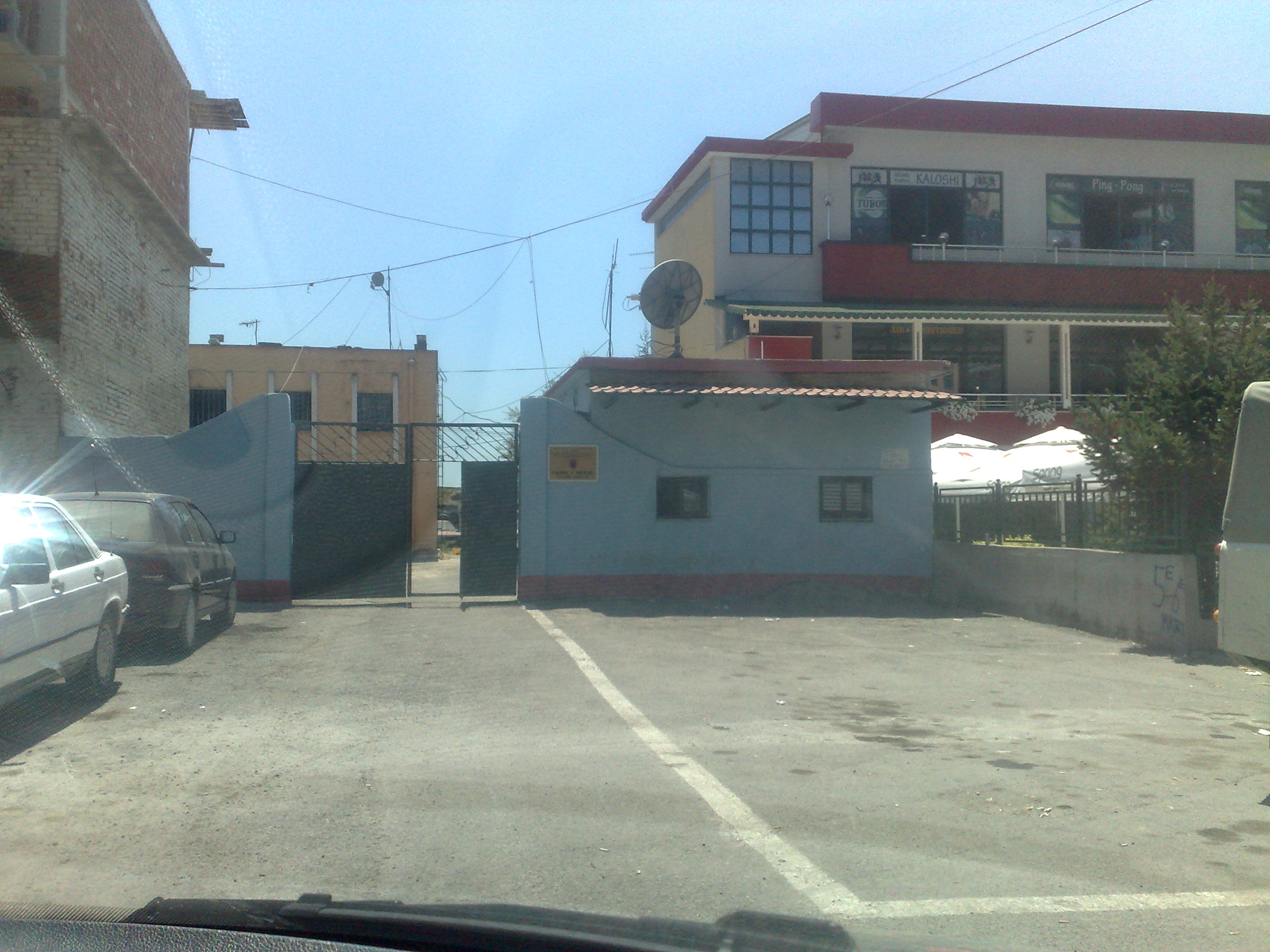 Shpërthim tritoli në një servis kompujterash në Fush-Krujë