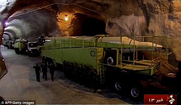 VIDEO/ Irani një tunel të mbushur me raketa nëse “armiqtë bëjnë ndonjë gabim”