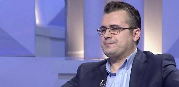 VIDEO/ Sherri në studion e TV, gazetarët me njëri-tjetrin: Ti flet budallallëqe! Jo, ti je budalla!