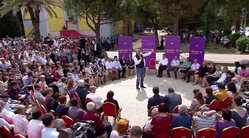 Pensionistja në Kuçovë i kërkon strehim, kryeministri Rama: Prit, bëj durim, me radhë