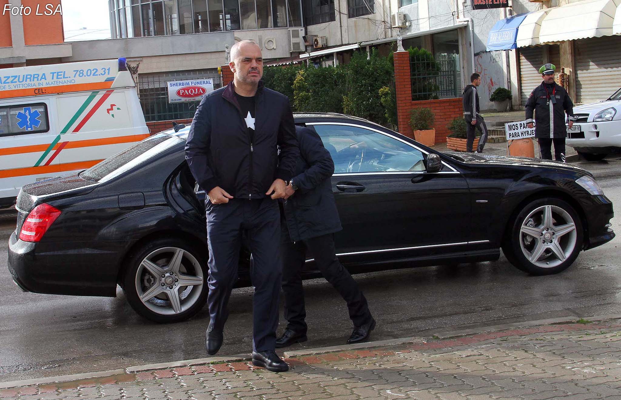 URDHRI/ Pas shkarkimit të Manjanit, Rama paralajmëron ministrat e tij