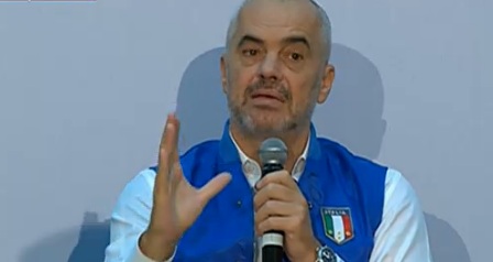 Incidentet, Kryeministrit Rama i del jashtë kontrolli takimi në Manzë, nxjerr fermerin nga salla