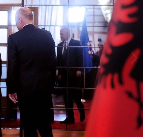 Rama refuzon sërish qeverinë teknike: Qeveria nuk është hotel Rozafa