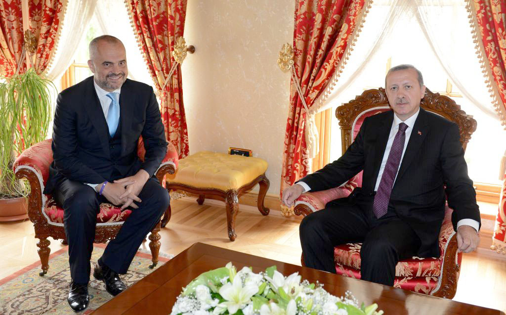 Erdogan në Tiranë kërkoi ato që Rama i kishte premtuar para zgjedhjeve!