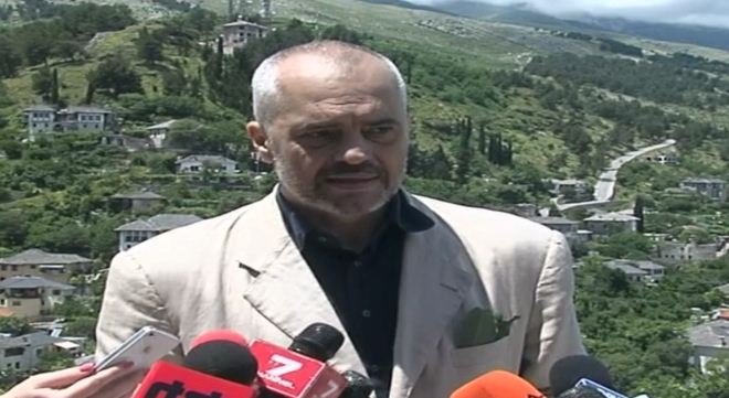 Festivali i Gjirokastrës, Rama: Një minutë heshtje për të vrarët Kumanovës para koncertit