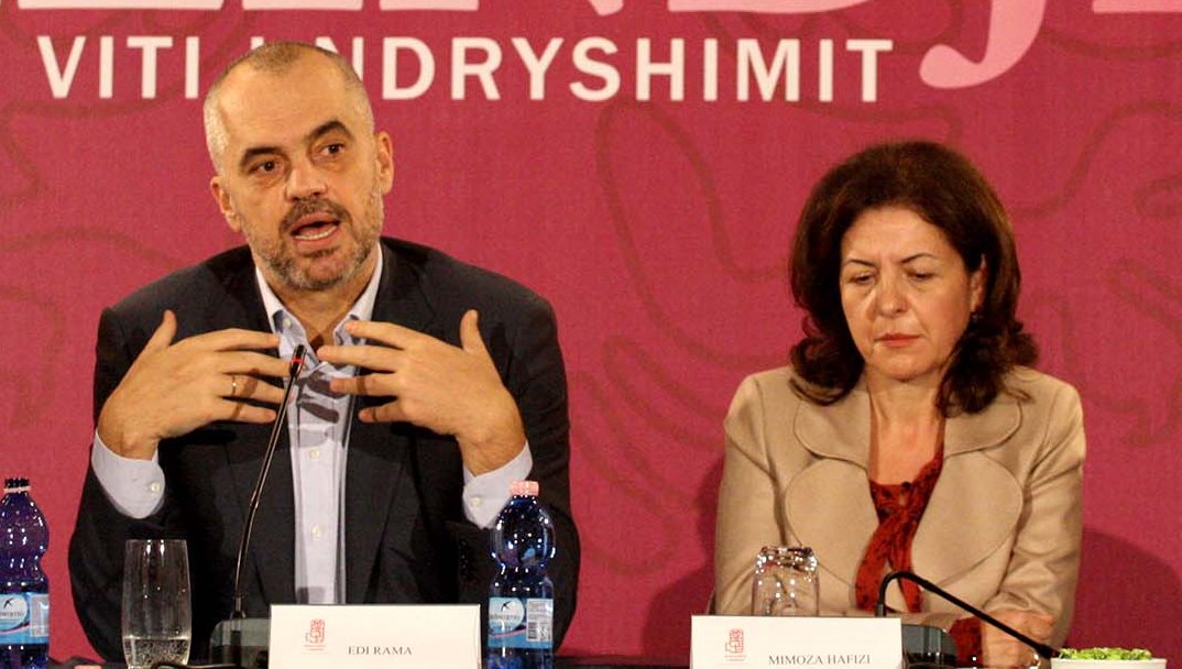 Mimoza Hafizi: Rama u fsheh pas Berishës, për të mos parë në sy nga frika Blushin