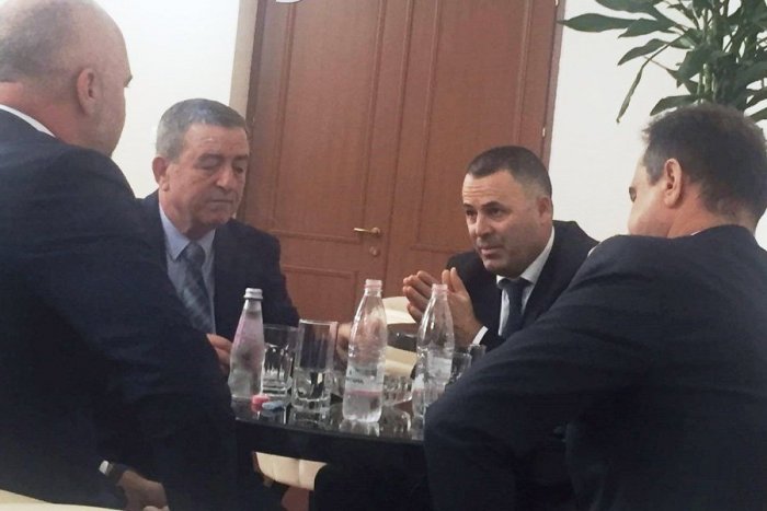 Ja çfarë thotë Asllan Dogjani për kafen me Ramën