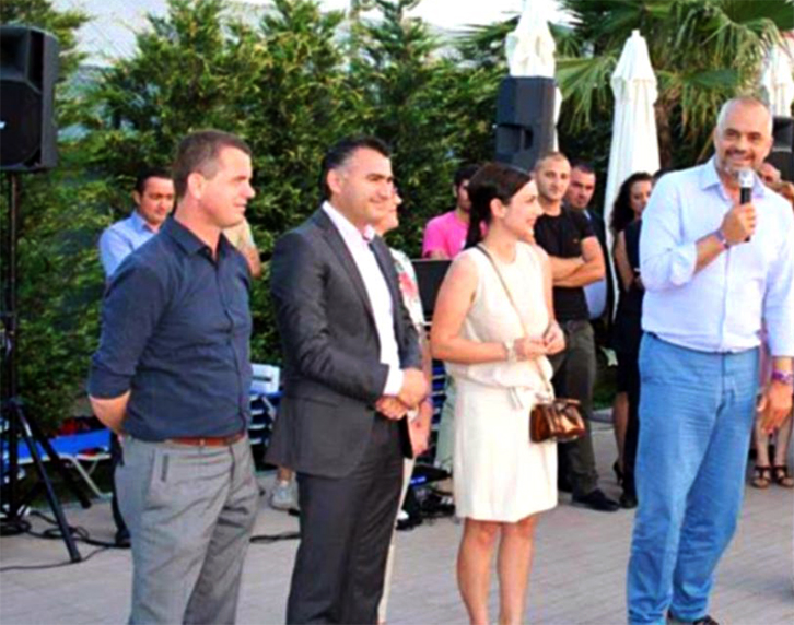 Rama nxjerr Prengën nga dritarja për ta futur në Parlament nga dera!