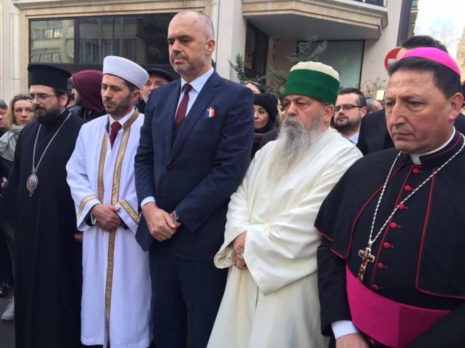 Ndahet nga jeta imzot Lucjan Avgustini, marshoi edhe në Paris