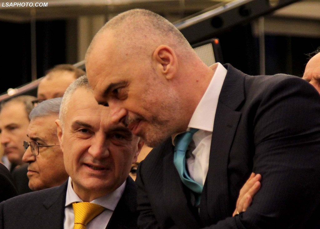 Meta i shkon në zyrë Ramës