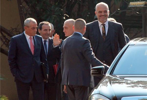 Rama, përfundon takimin e radhës në zyrën e Metës