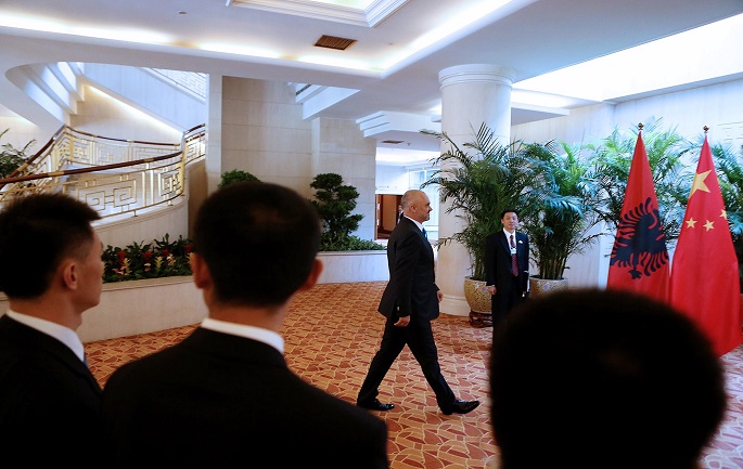 Si humbi Edi Rama 3 miliardë euro financime kineze