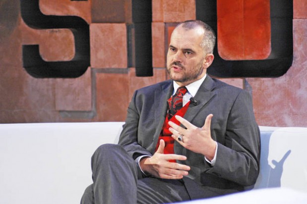 Edi Rama fyen studentët e protestës së vezëve: Meqë janë vezë janë kakarisje banale!