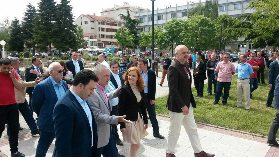 Rama: Kandidatët e PD duhet të ruhen me qenë…!