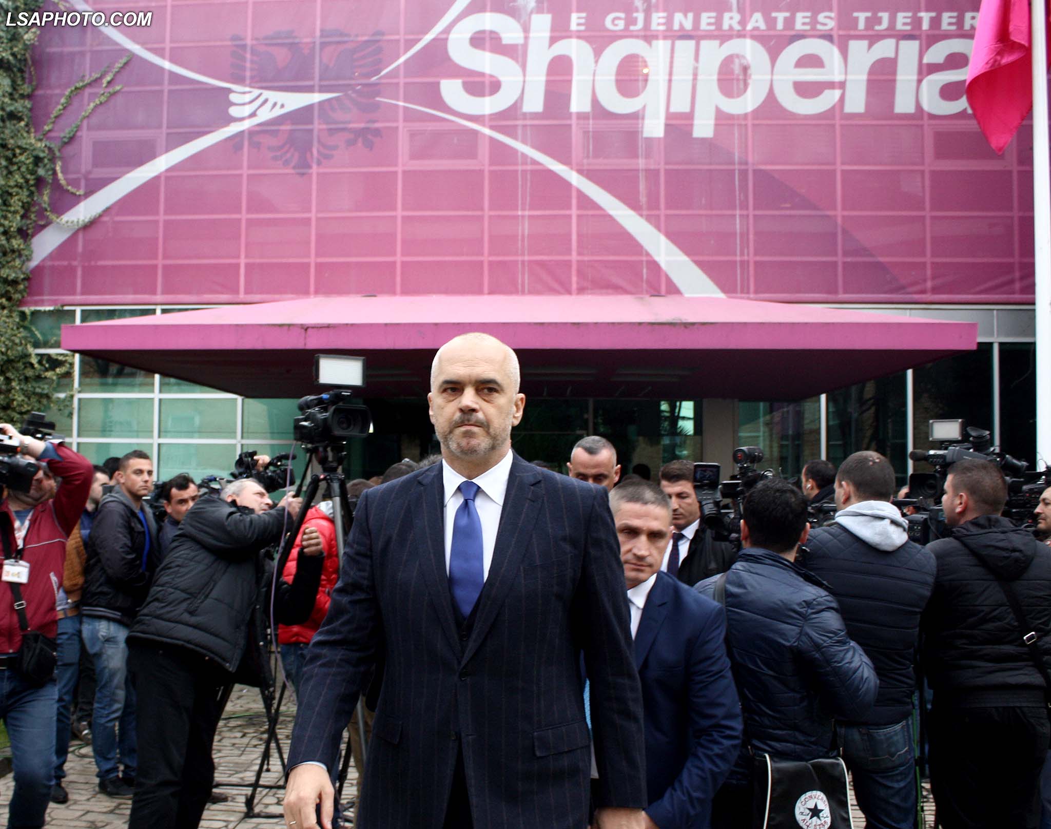 Rama mbledh stafin elektoral, a po përgaditet për zgjedhje të parakohshme?