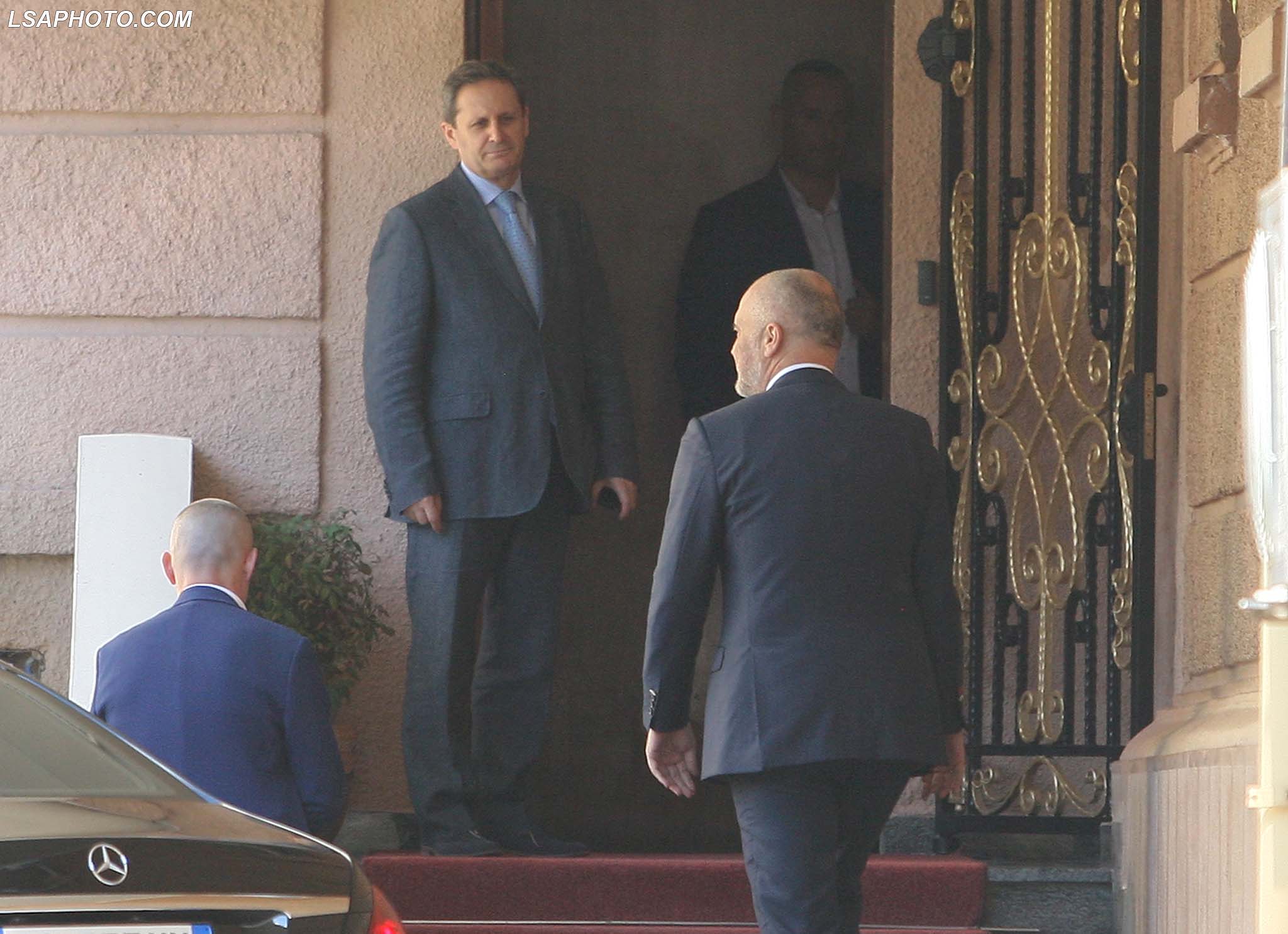 A do të vazhdojë “martesa”? Rama i shkon në zyrë Metës