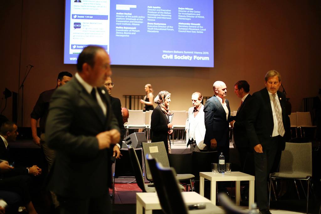 Komisioneri Hahn, përgjigje të ashpër Edi Ramës: BE nuk është bankomat