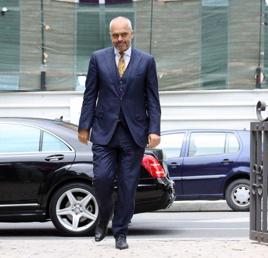 Rama rikthen vijën e kuqe për Vetingun