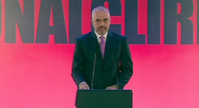Edi Rama i ankohet veteranëve për “armiqtë e brendshëm” të integrimit…, “i fërkon kokën” Ilir Metës