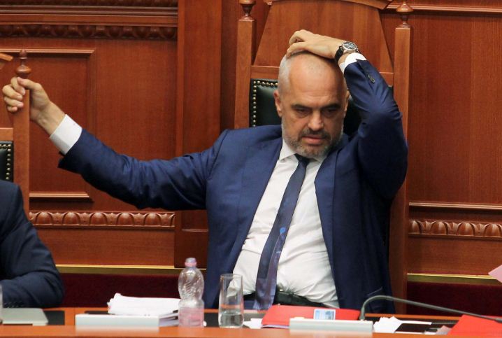 Zbulohet poezia e censuruar për Edi Ramën!