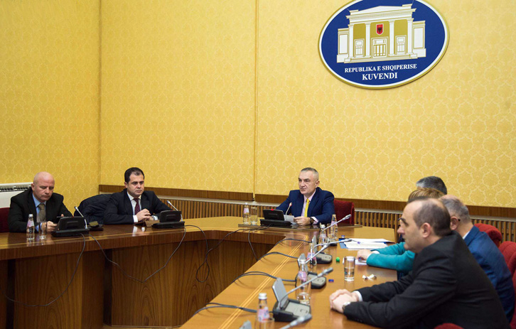 REPLIKAT/ Debate në Komisionin e Reformës, Meta i pret hovin PS: Jemi mësuar që …