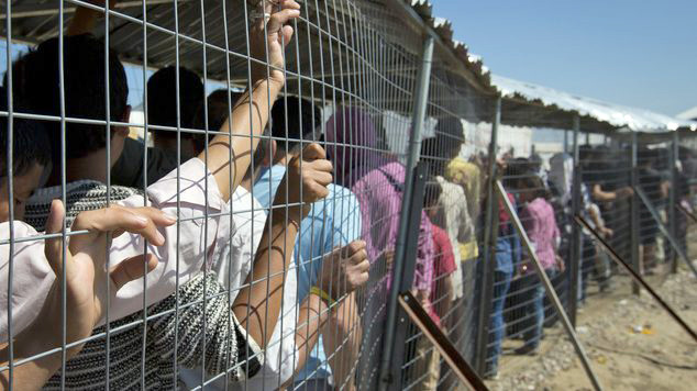 VIDEO REPORTAZH/ Al Jazeera: Emigrantët e kampit të Idomenit kanë frikë të kalojnë në Shqipëri