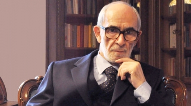 Raporti sekret i Androkli Kostallarit: Çfarë thoshte Rexhep Qosja për Shqipërinë në vitet  ’70