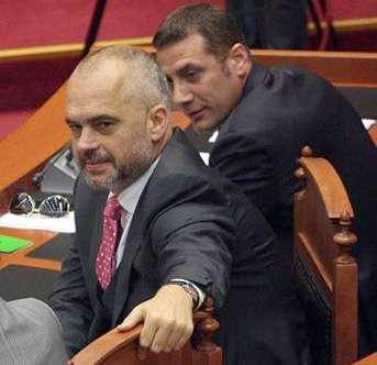 Gazeta gjermane: Gangsterë si vëllezërit Frroku kanë mbrojtje nga lartë