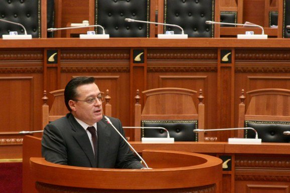 DEBATI/ Kundërpërgjigjet Ridvan Bode për aferën me CEZ, Ilir Meta humbet “qetësinë dhe dashurinë”