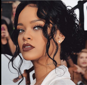 FOTO/ Është Rihanna apo jo? Nuk do t’ju besohet çka ndodhur me trupin e saj