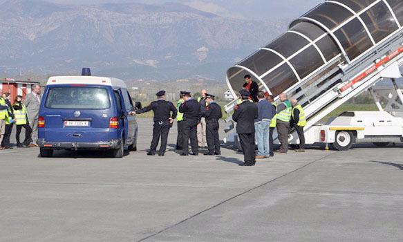 Frika e azilit, Policia e Shtetit “mbyll” kufirin, për 72 orë ju ndalohet udhëtimi jashtë 750 shtetasve