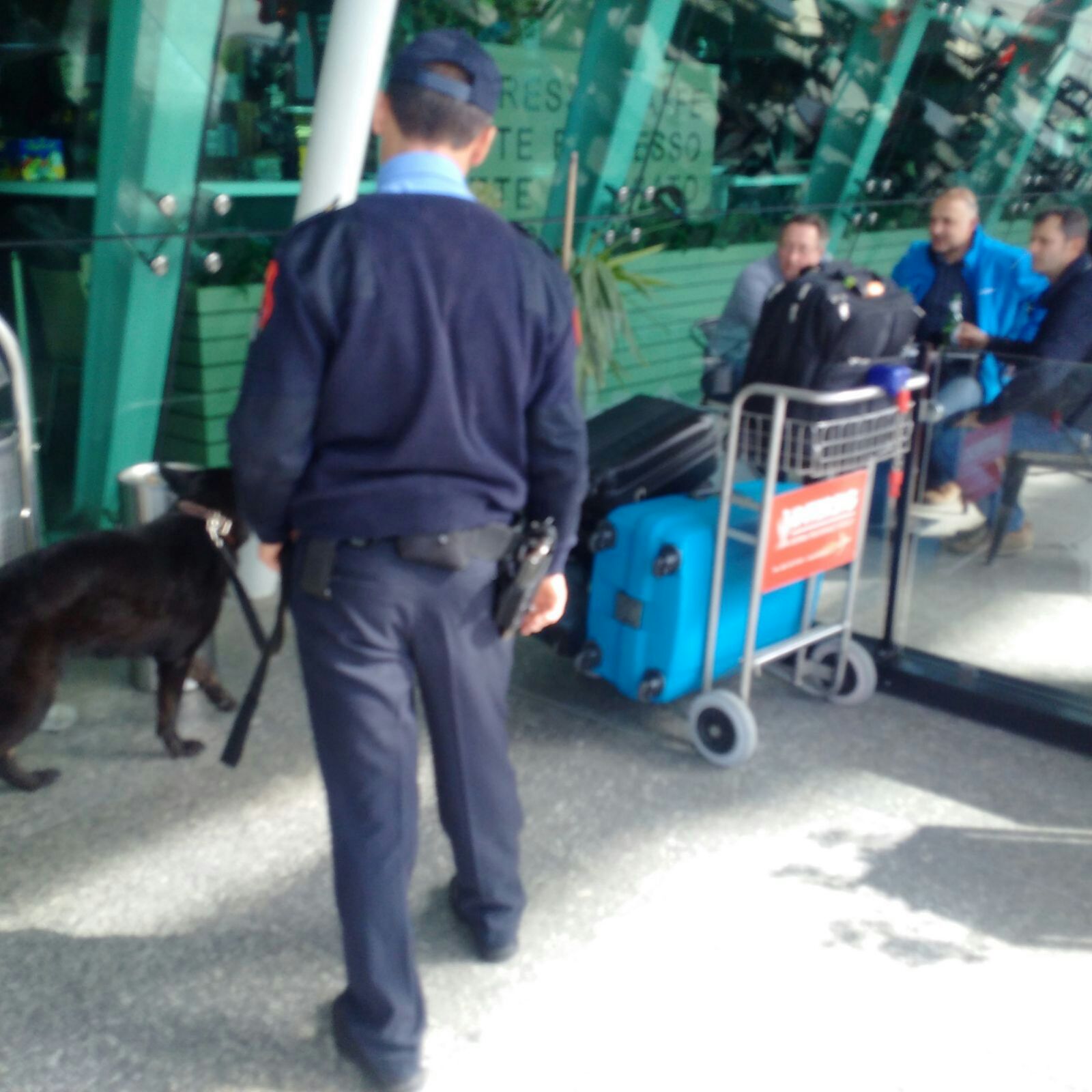 Kapet në Rinas çifti turk, mbanin pasaportë false