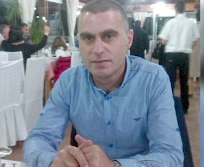 Sarandë, zhduket një i ri, familja identifikon rrëmbyesin dhe kërkon ndihmë