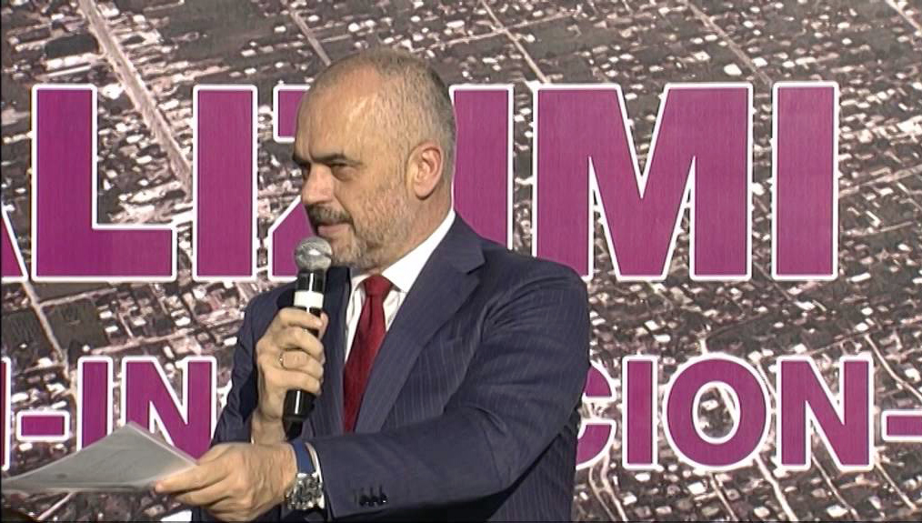 Rama batuta në Kukës: Po ja fike gruas, të fiku. Për burra jemi burra ne, por kur shkojmë në shtëpi dihet kush komandon