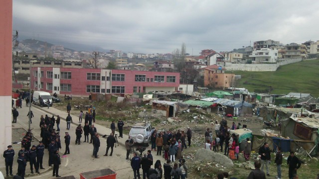Policia e Tiranës nis procedurat e burgut për 10 romët protestues