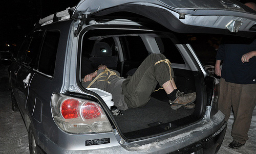 Djali i biznesmenit maqedonas, dy ditë peng i një marangozi në Tiranë