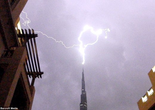 Tiranë, e godet  rrufeja, vdes 49-vjeçarja