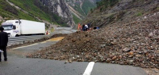 Përfundojnë kontratat me firmat, rrugët nacionale nuk ka kush ta mirëmbajë