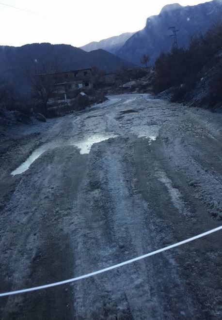 Ulja e temperaturave, probleme me ngricën në disa akse rrugore