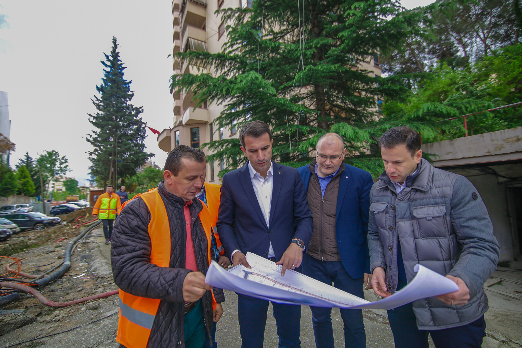 Ndërtimi i rrugës “Faik Konica”, asfalti do zëvendësohet me kalldrëm