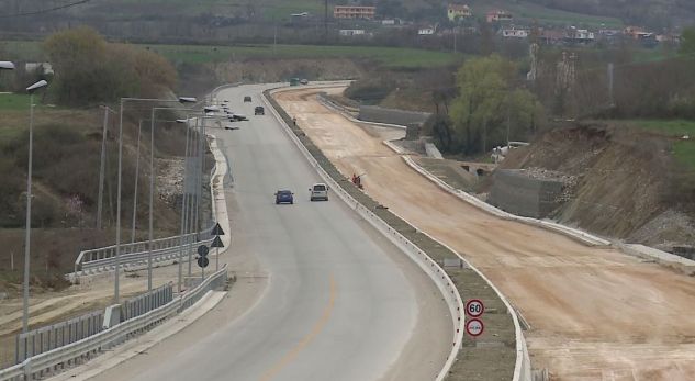 Kuçedra Tiranë-Elbasan edhe 35 milionë euro për 4 km, grupi i PS shpërthen kundër LSI