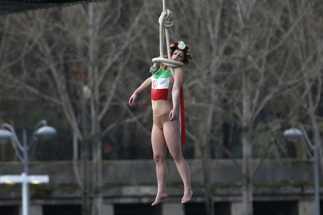 NUDO/Ja si e presin në Paris Presidentin iranian