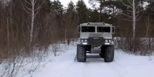 VIDEO/ Edhe një “përbindësh” bore nga rusët