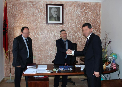 Dorëheqje  e vonuar e drejtorit të Burgut 313