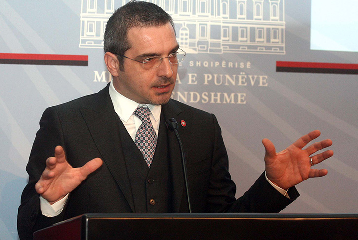 Saimir Tahiri ju kundërvihet kritikave të ambasadorit Donald Lu me monologun e radhës