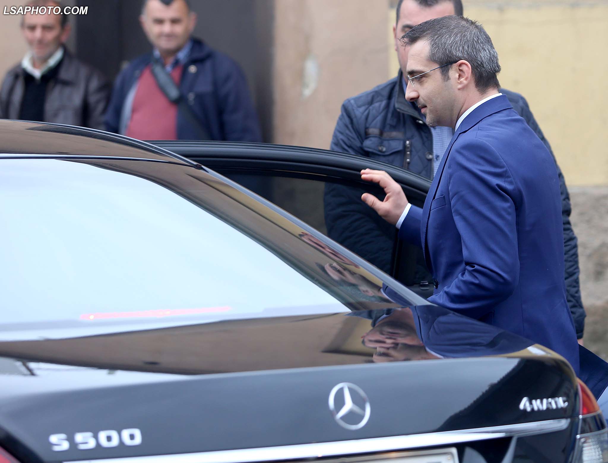 DENONCIMI/ Shoqëruesit e Tahirit të përfshirë në vepra kriminale, kërkohen nga drejtësia europiane