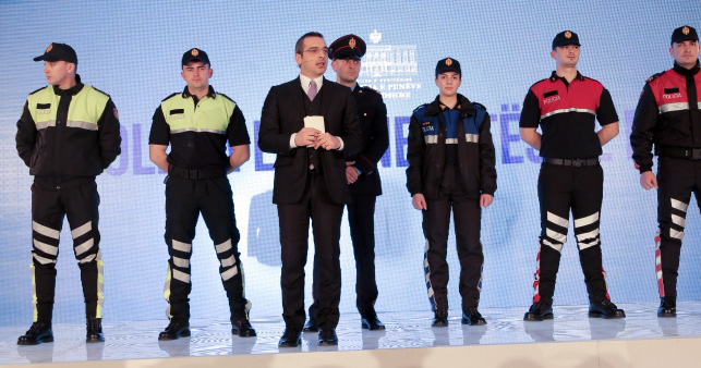 FOTO/Ministri i Brendshëm: Shikoni ku duhet të fshihni paratë në shtëpi