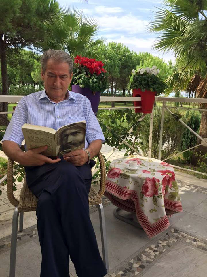 Sali Berisha, çfarë mendon ai për Ali Pashë Tepelenën dhe Enver Hoxhën